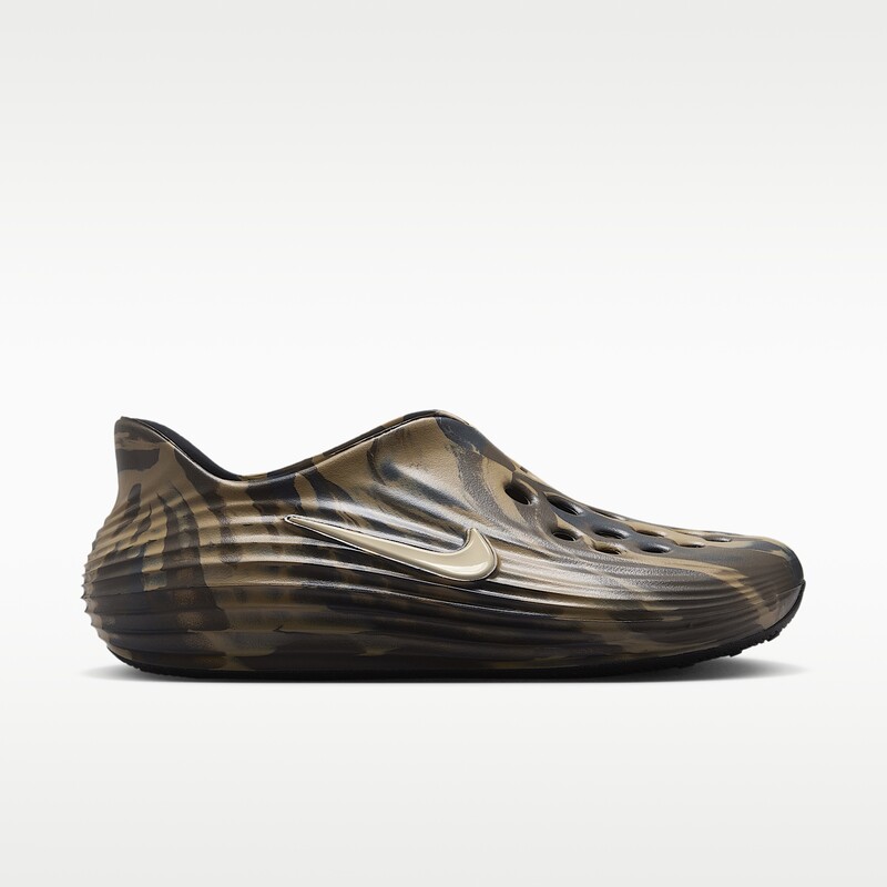 ラシュトン　Rushton　牛 Nike ReactX Rejuven8 
